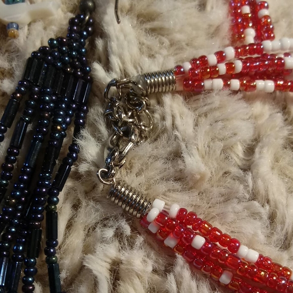 Beautiful Lot of Beaded Jewelry Multi colors - Picture 11 of 16